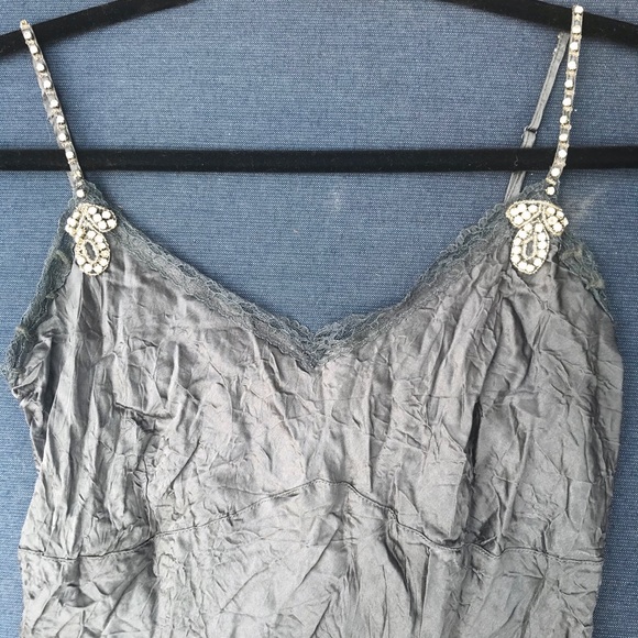 Silk Top with beaded rhinestones. - Picture 5 of 6